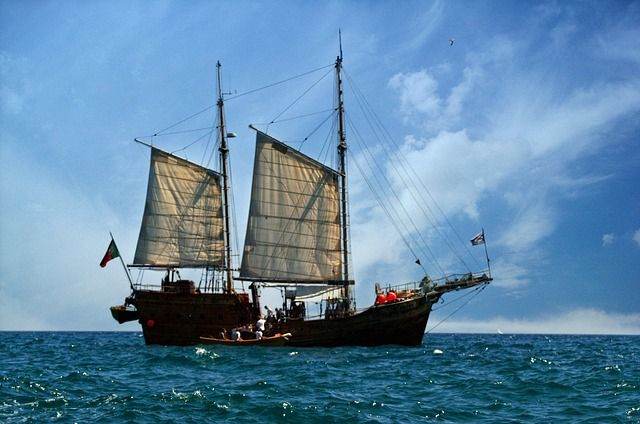 pirate-ship-745347_640