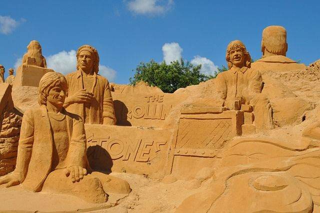 sand-sculpture-541806_640